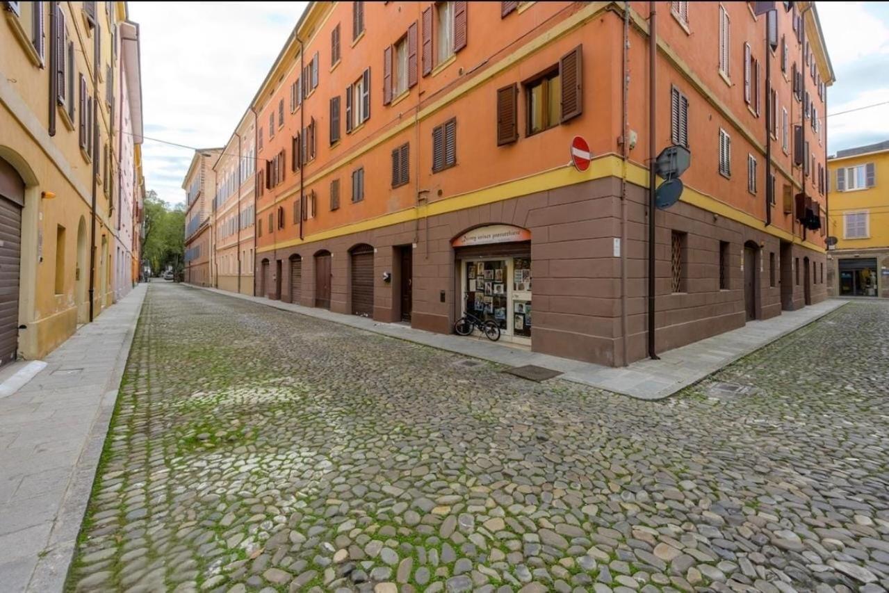 La Sosta 2-Casa Accanto Alla Stazione Dei Treni Modena Exteriör bild